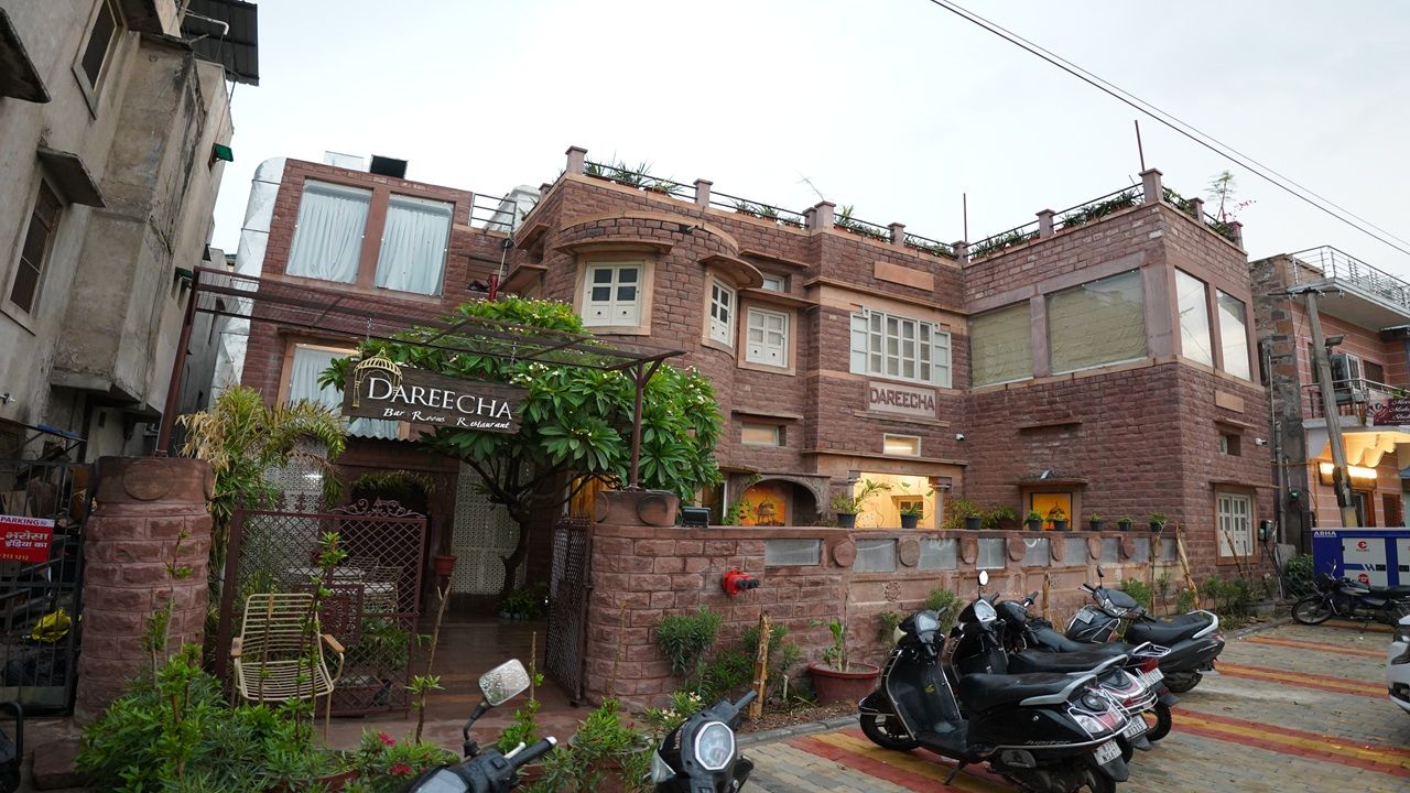 Dareecha Bar, Rooms & Restaurant